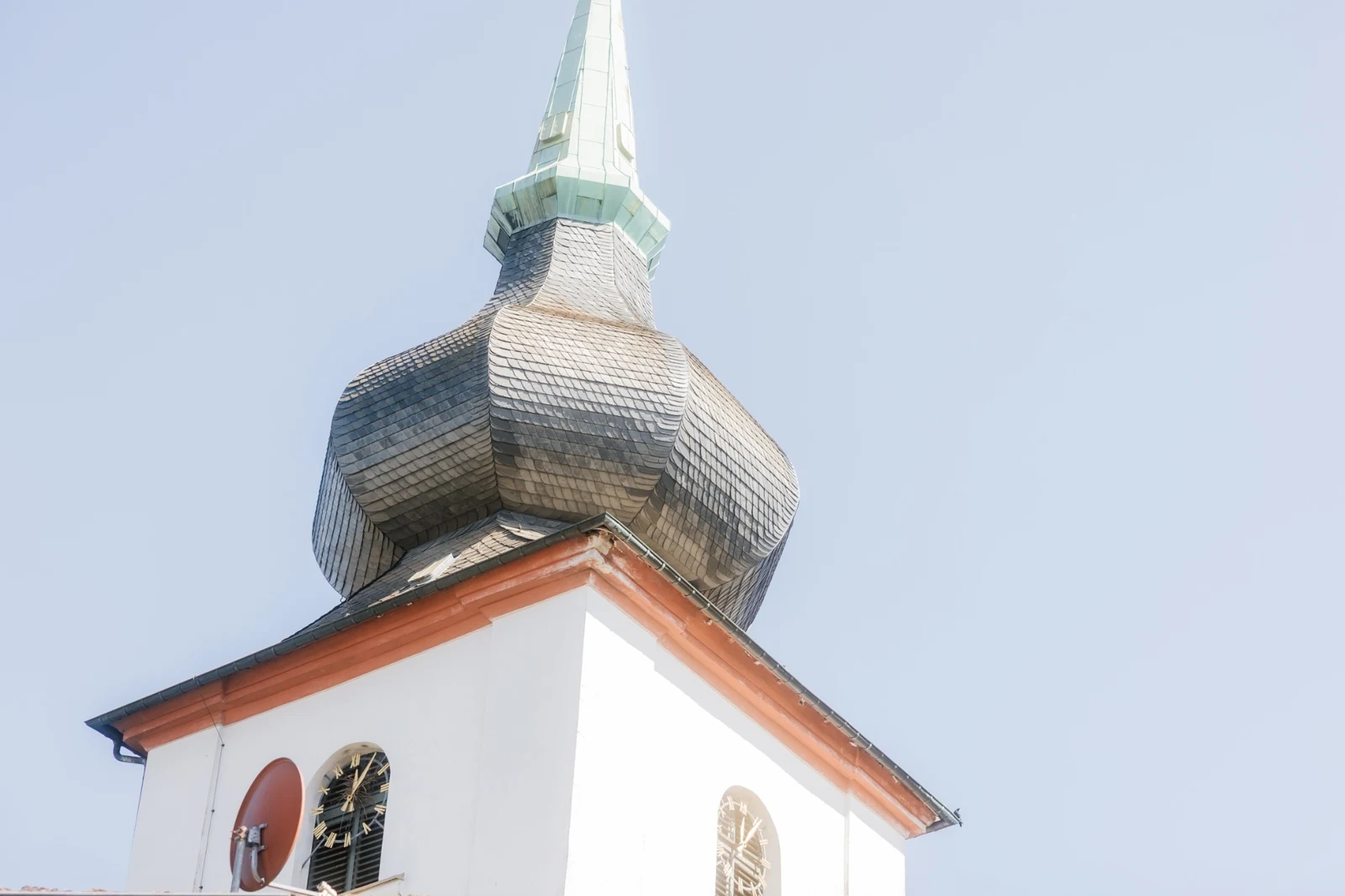 Kirchturm am Kirchplatz in Kierspe
